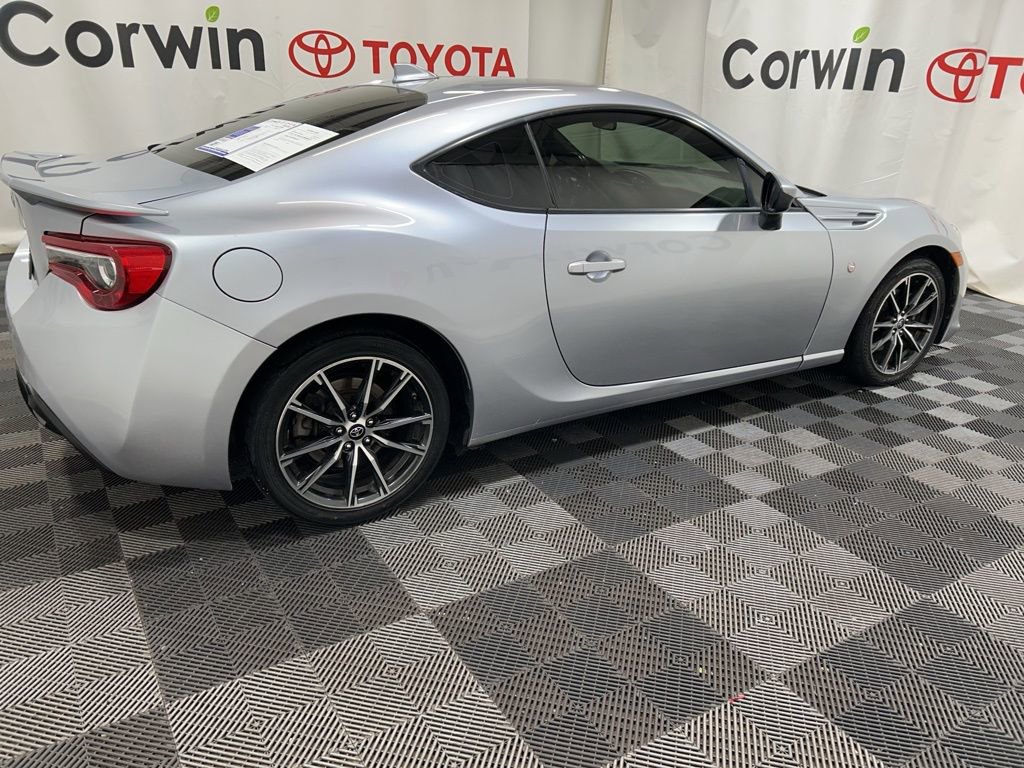 Used 2017 Toyota 86 image 10