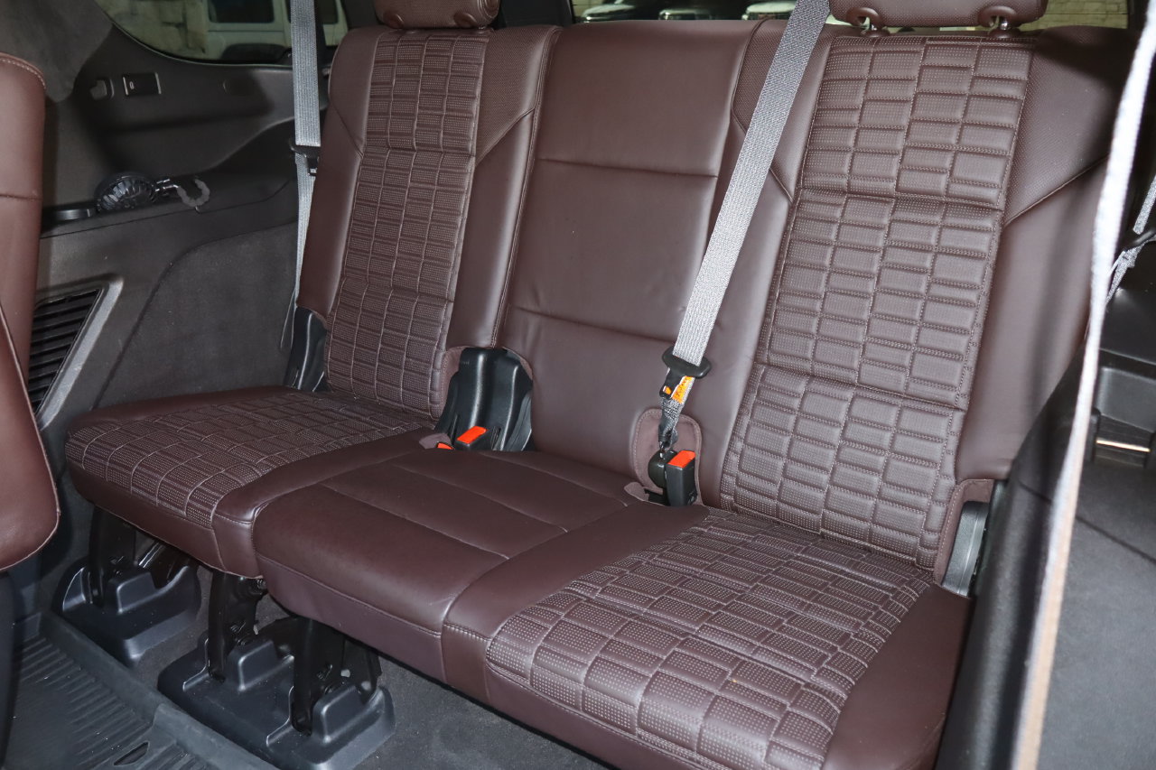 Used 2023 Cadillac Escalade Sport Platinum w/ LPO, Floor Liner Package AWD/4WD image 7