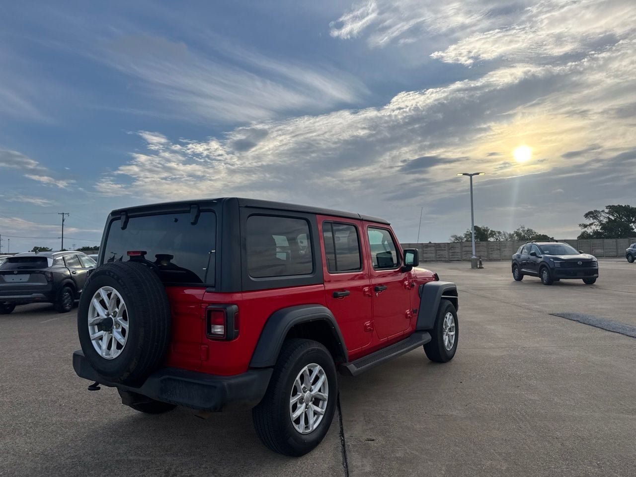 Used 2023 Jeep Wrangler Unlimited Sport AWD/4WD image 18