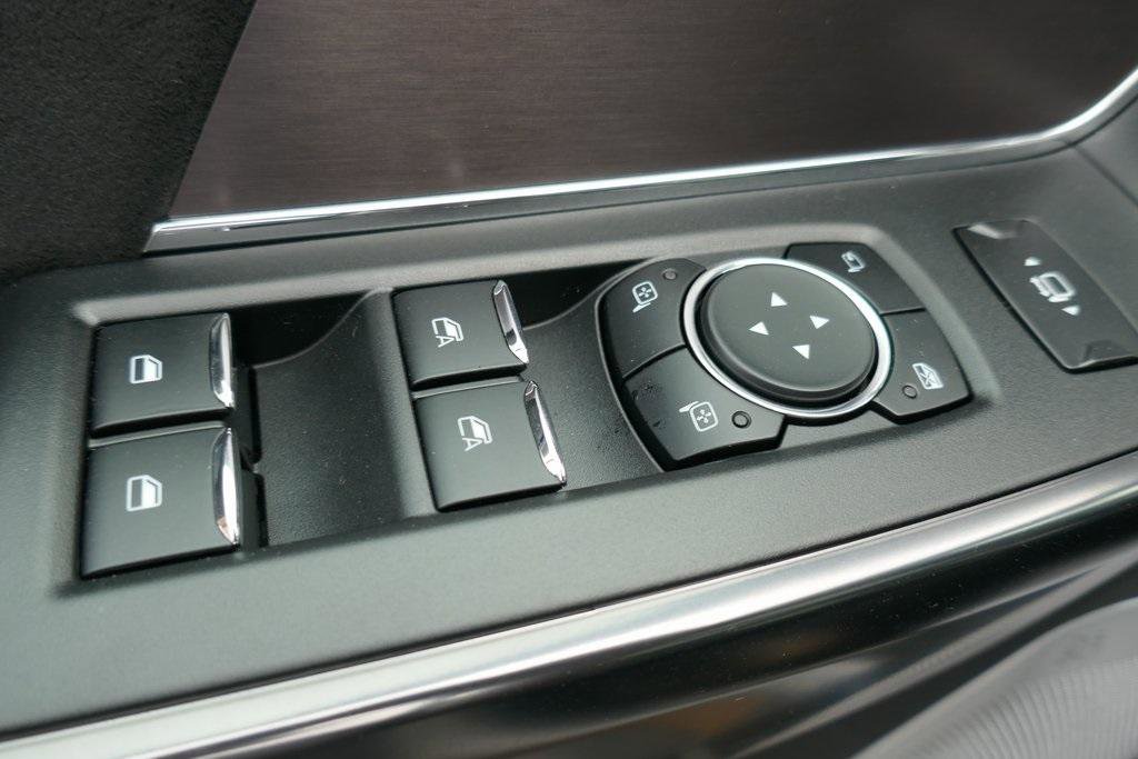 New 2026 Ford F350 Platinum w/ FX4 Off-Road Package image 16