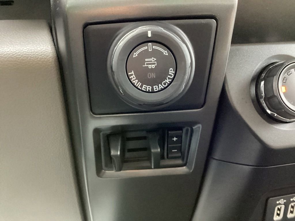 Used 2020 Ford F150 XLT w/ Equipment Group 302A Luxury AWD/4WD image 22