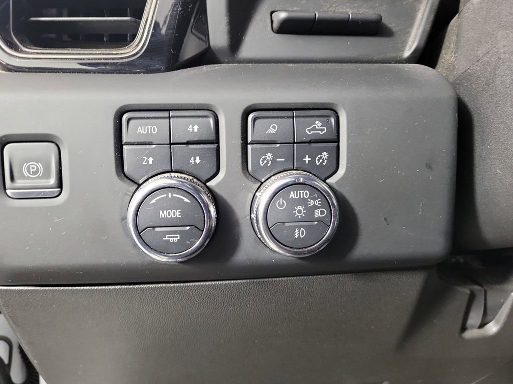 Used 2024 GMC Sierra 2500 AT4 w/ AT4 Premium Plus Package AWD/4WD image 13
