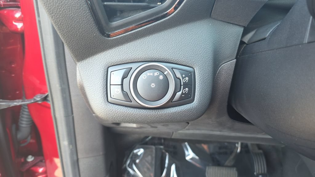 Used 2016 Ford Escape Titanium FWD image 13