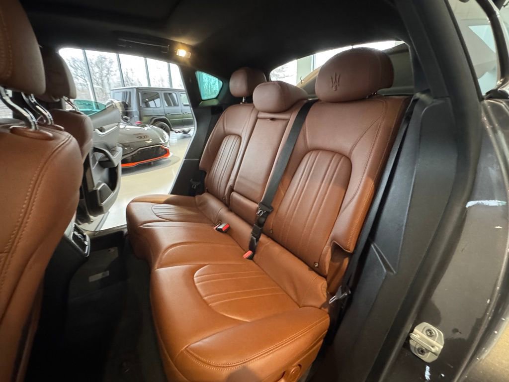 Used 2019 Maserati Levante image 23