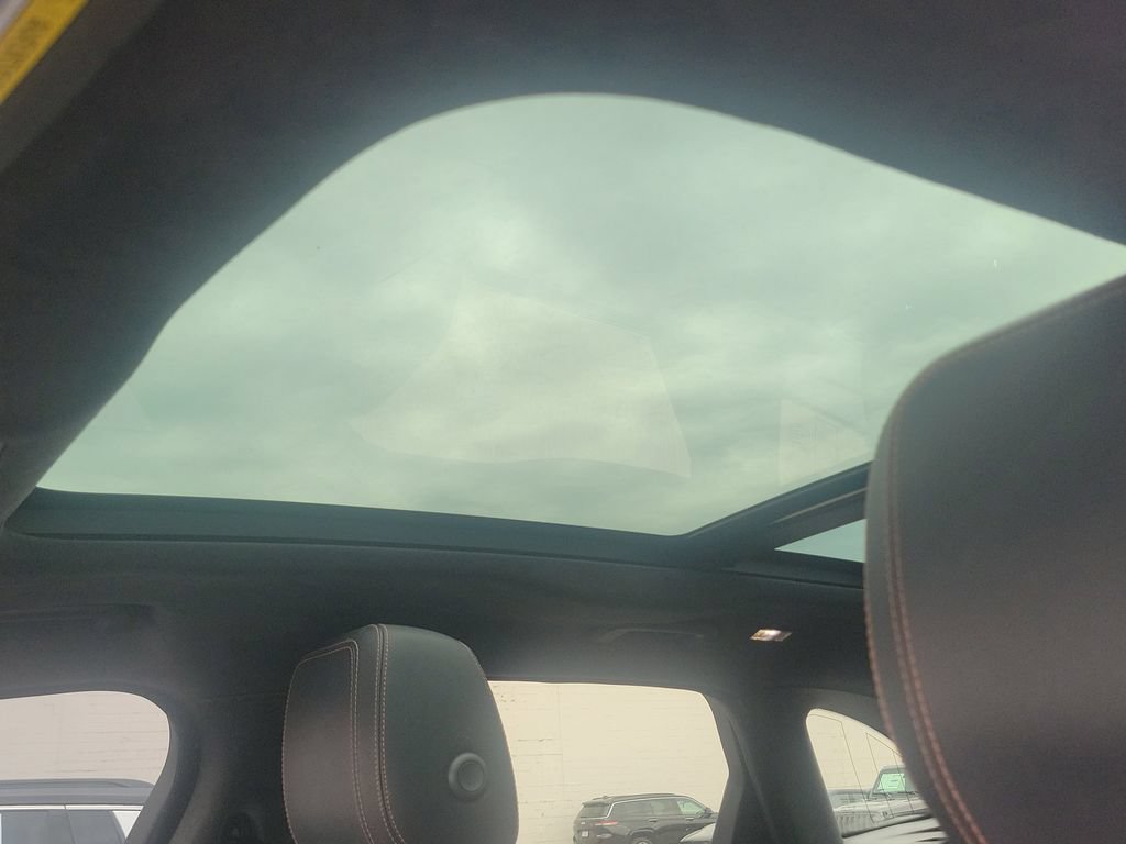Used 2020 Jaguar F-PACE Prestige AWD/4WD image 25