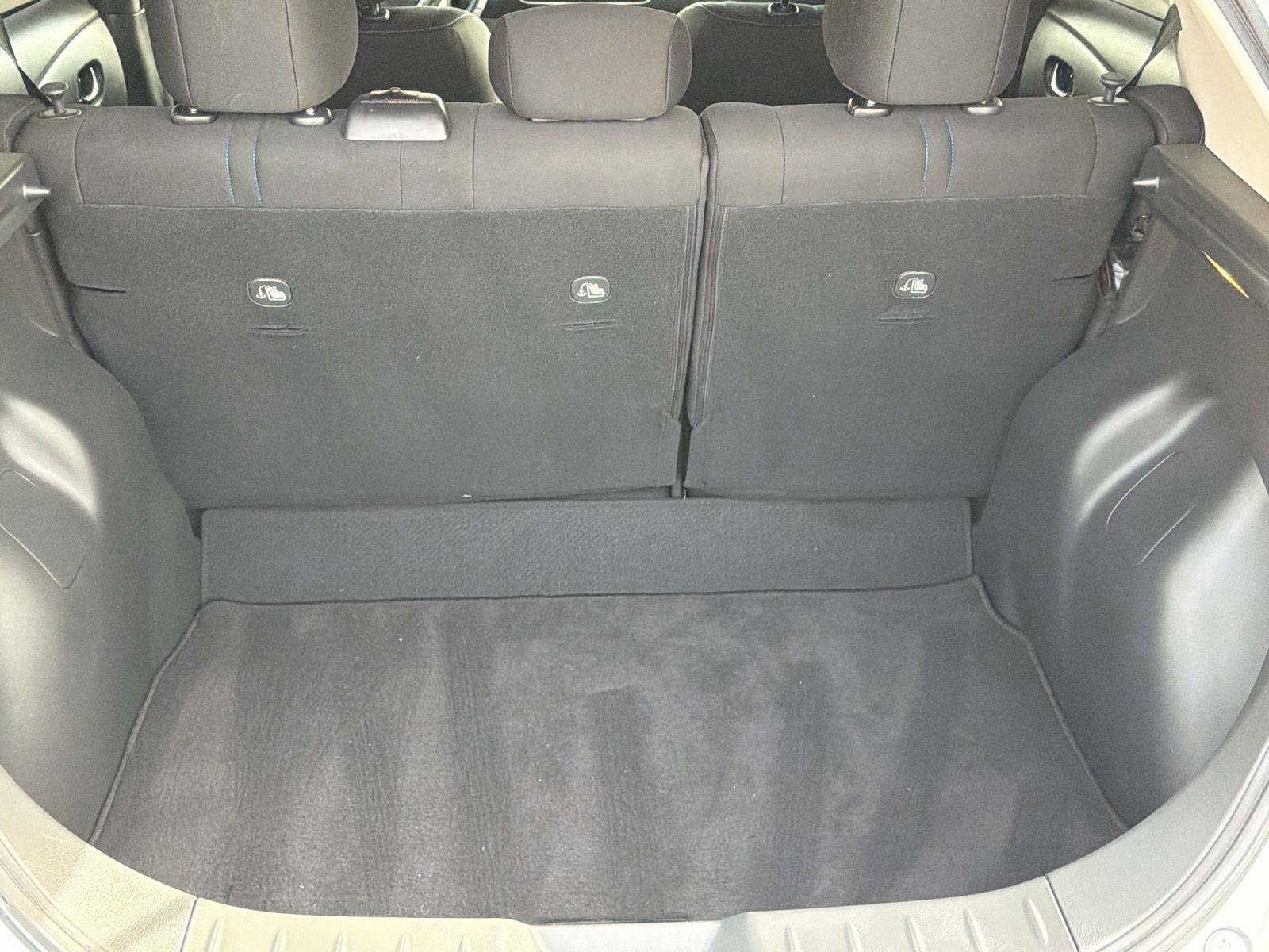 Used 2022 Nissan Leaf SV image 8