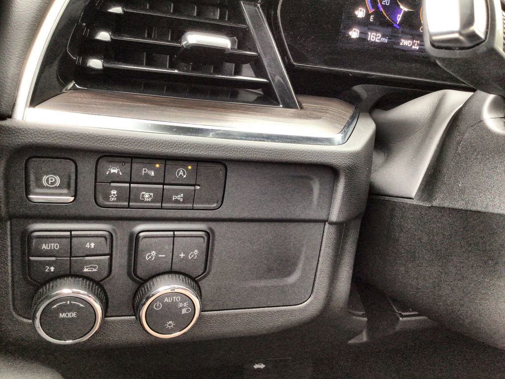 Used 2025 Chevrolet Tahoe LT image 18