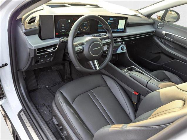New 2025 Hyundai Sonata Limited image 3