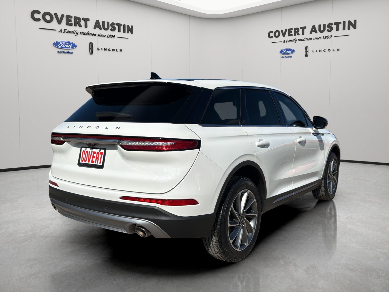 Used 2024 Lincoln Corsair FWD w/ Equipment Group 101A image 5
