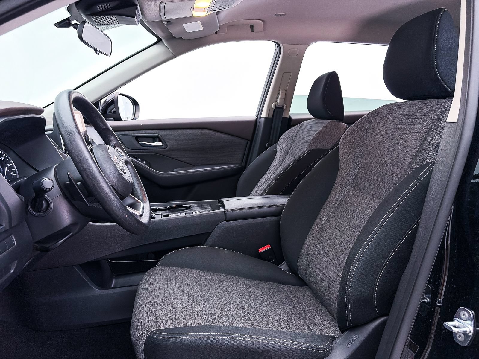 Used 2022 Nissan Rogue SV FWD image 18