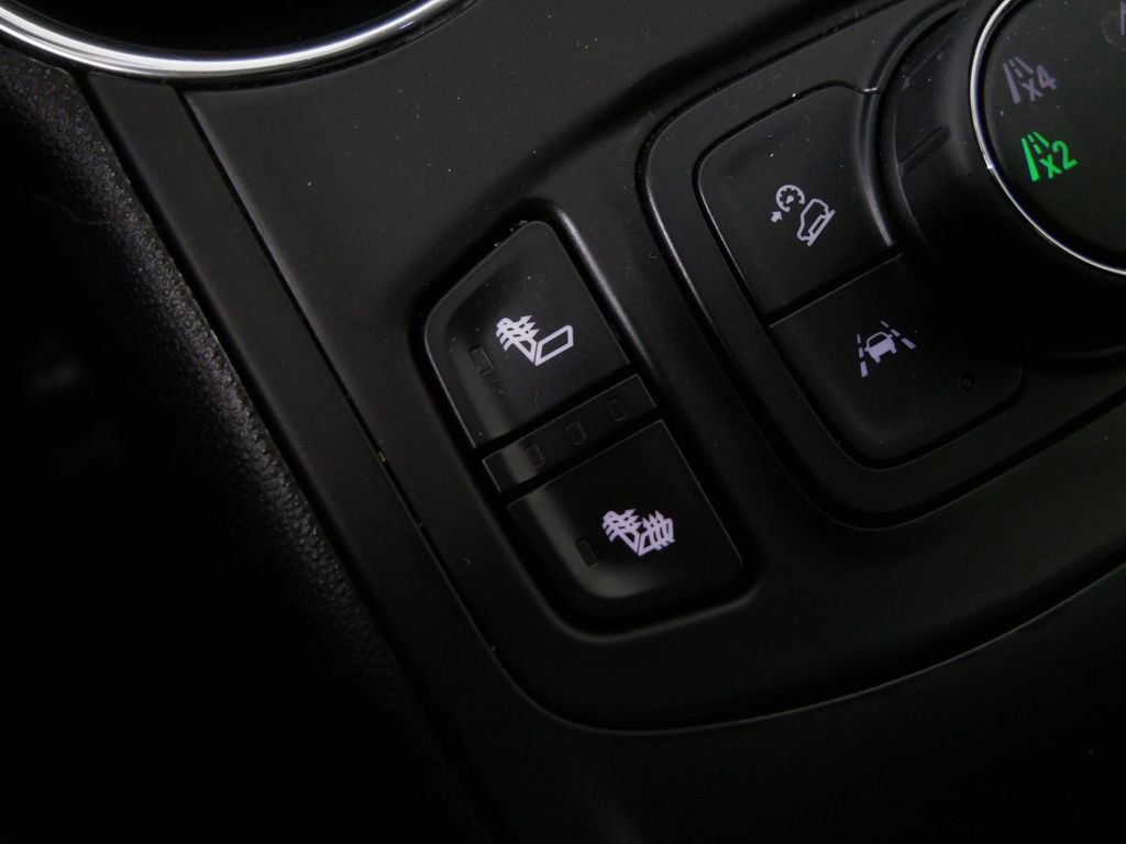 Used 2023 GMC Terrain SLE w/ Driver Convenience Package image 21