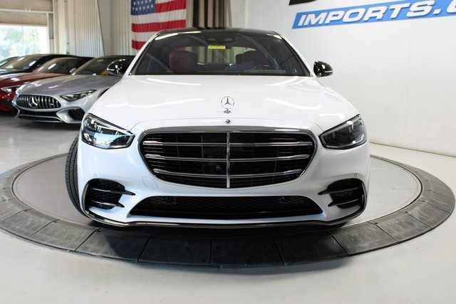 Used 2025 Mercedes-Benz S 580 4MATIC Sedan w/ AMG Line Package image 3