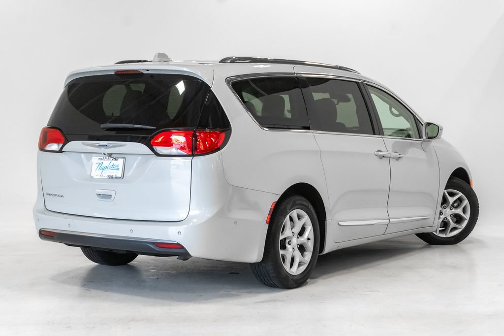 Used 2019 Chrysler Pacifica Touring-L Plus w/ Advanced Safetytec Group FWD image 32