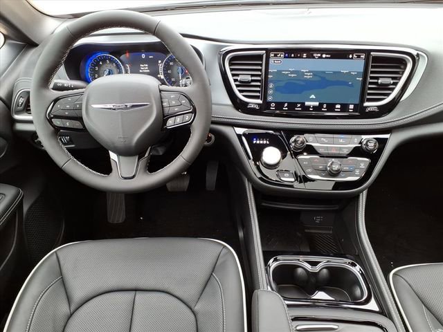 New 2026 Chrysler Pacifica Limited w/ S Appearance Package image 16