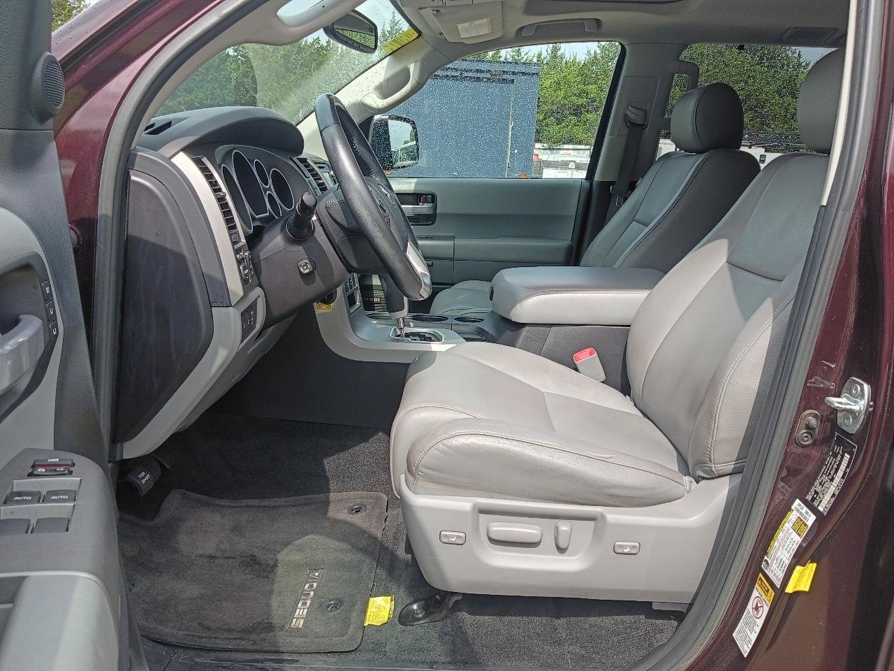 Used 2017 Toyota Sequoia Limited w/ Safety & Convenience Package AWD/4WD image 14