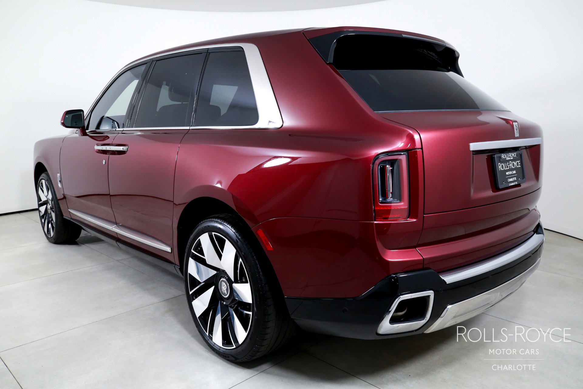 Certified 2025 Rolls-Royce Cullinan AWD/4WD image 8