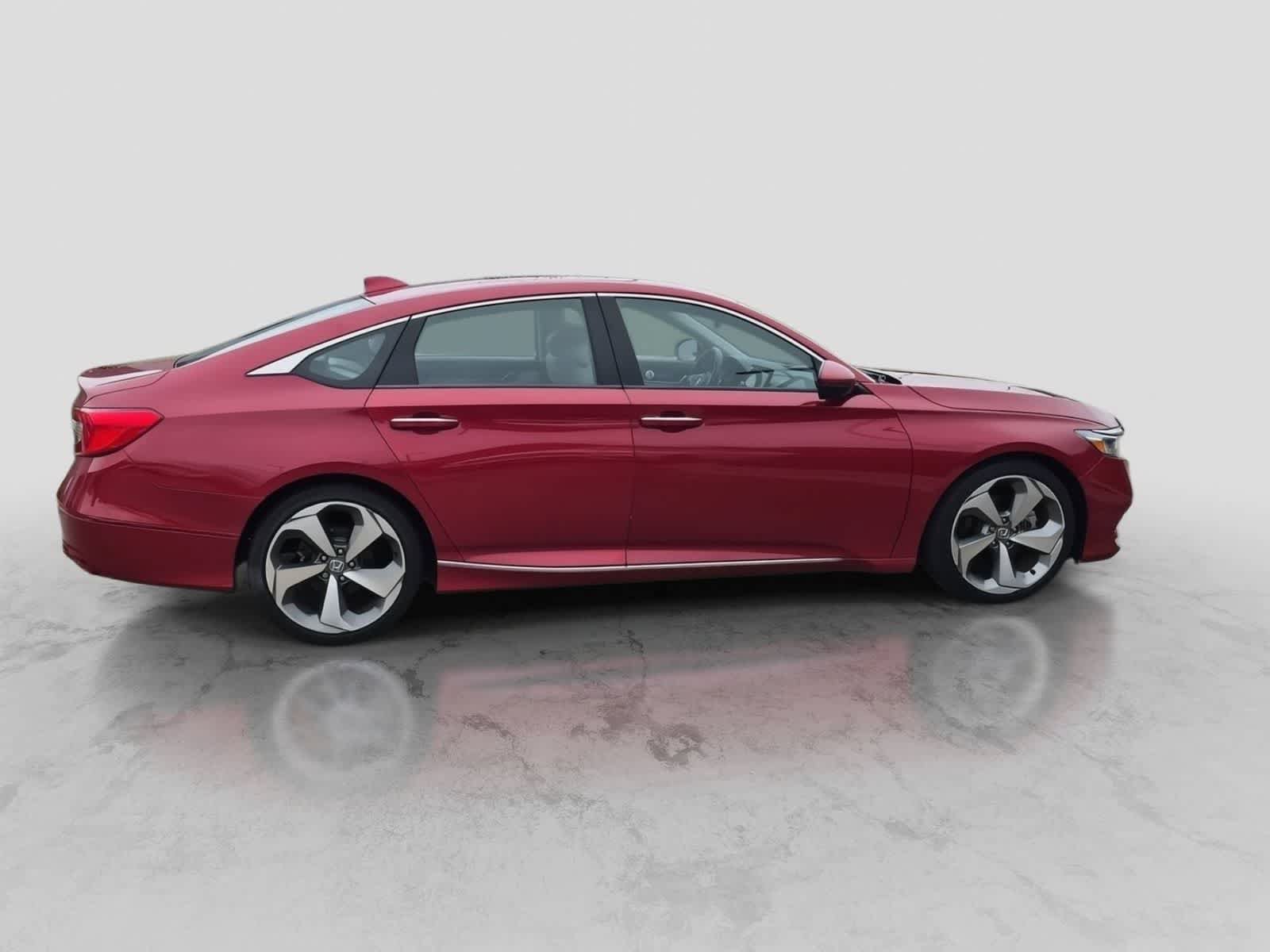 Used 2018 Honda Accord Touring image 9