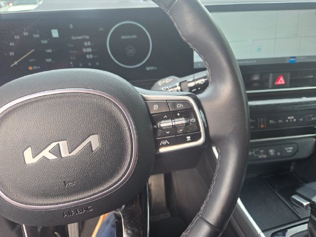 Used 2025 Kia Carnival SX Prestige FWD image 16