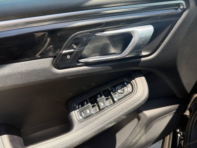 Used 2018 Porsche Macan AWD/4WD image 20