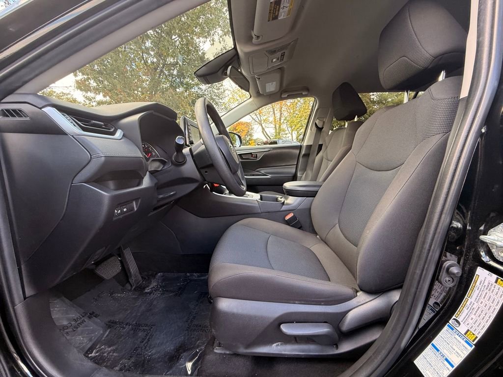 Used 2022 Toyota RAV4 LE image 23