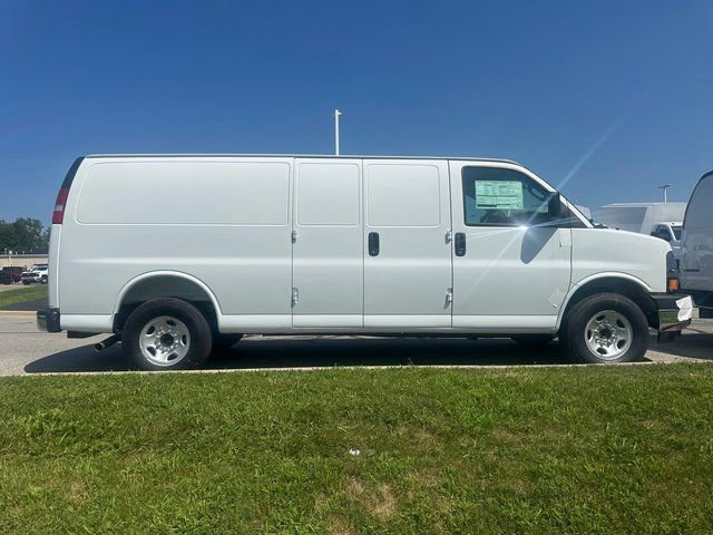 New 2025 Chevrolet Express 3500 Extended w/ Driver Convenience Package