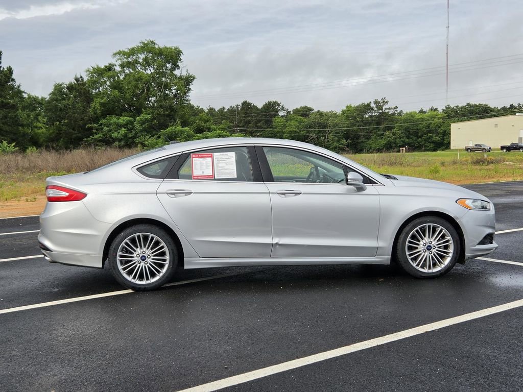 Used 2016 Ford Fusion SE w/ Equipment Group 202A FWD image 9