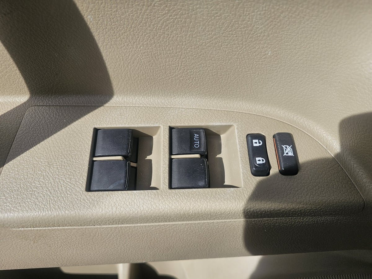 Used 2013 Toyota Highlander Limited FWD image 13