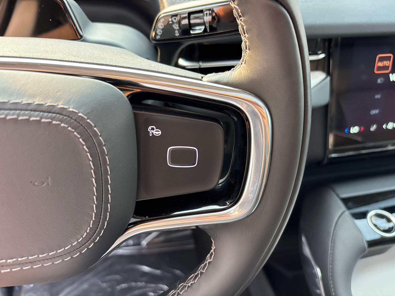New 2027 Lincoln Navigator Reserve AWD/4WD image 17