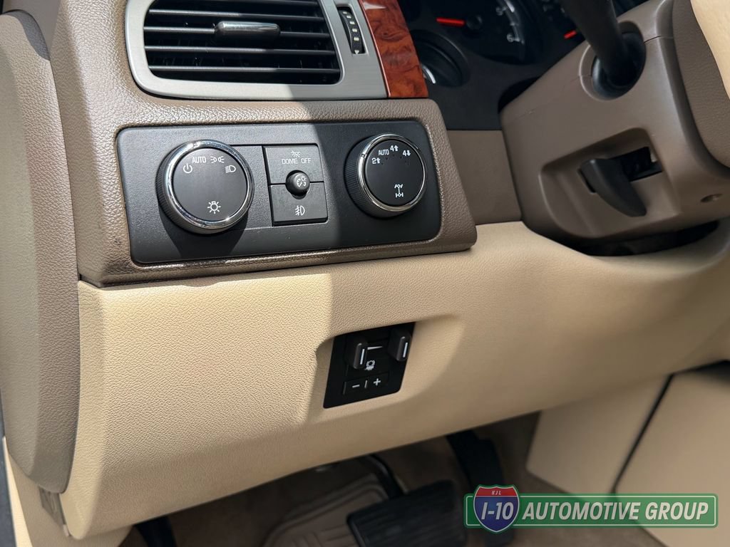 Used 2013 Chevrolet Avalanche LTZ AWD/4WD image 26