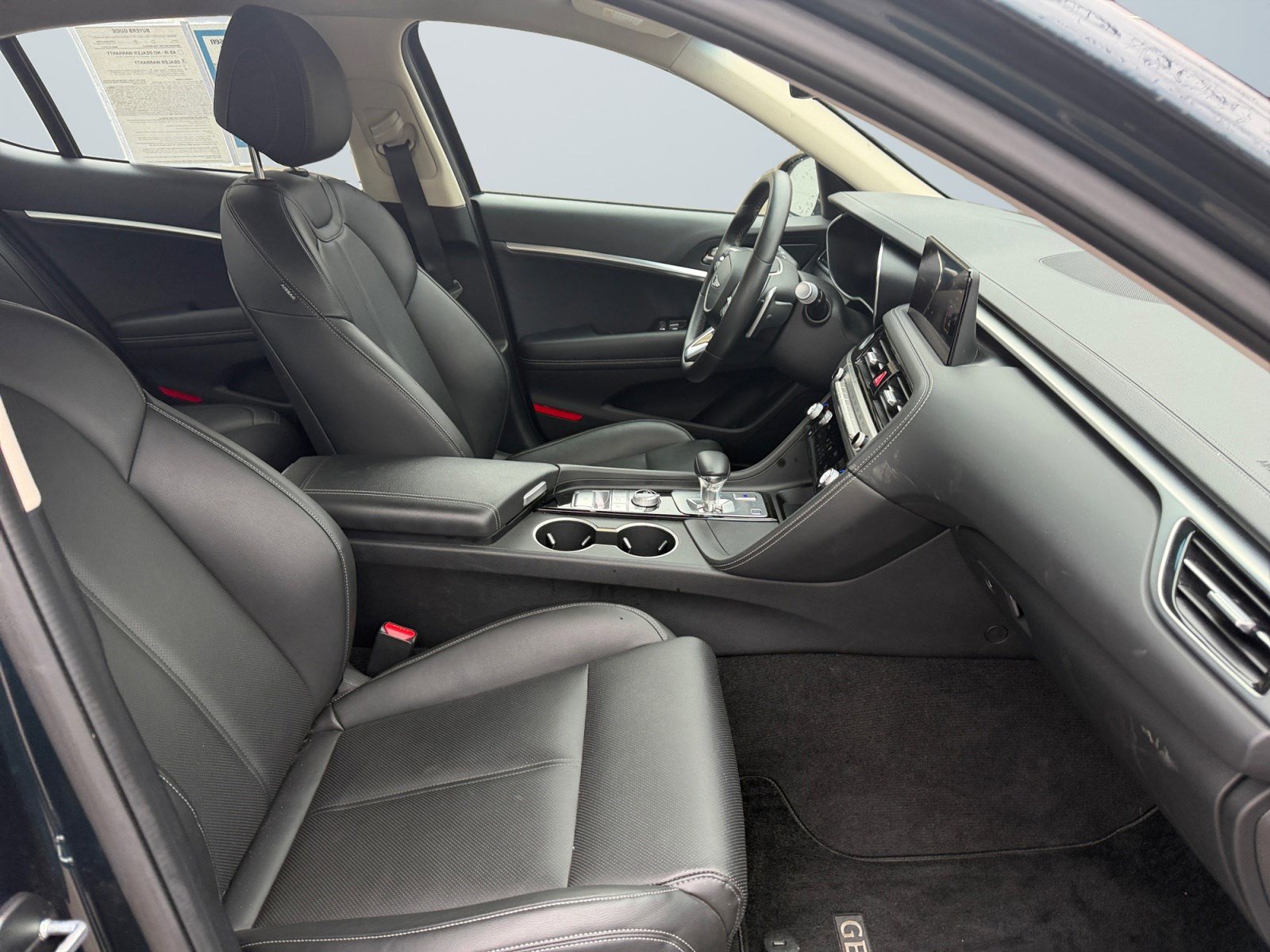 Used 2025 Genesis G70 2.5T AWD/4WD image 18