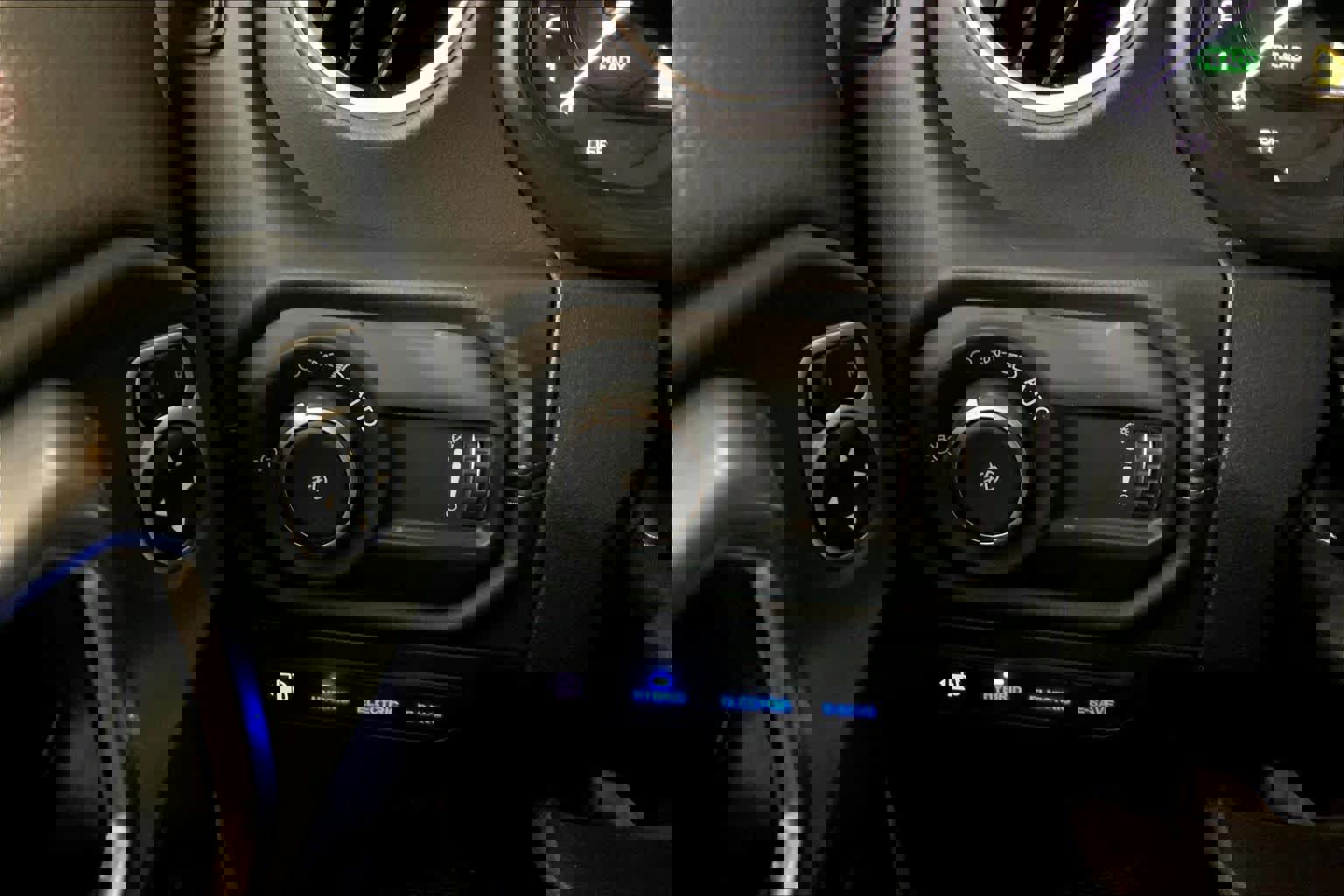 Used 2024 Jeep Wrangler Sahara w/ Technology Group image 33