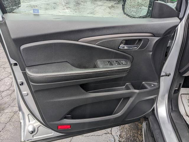 Used 2017 Honda Ridgeline RTL-T image 11