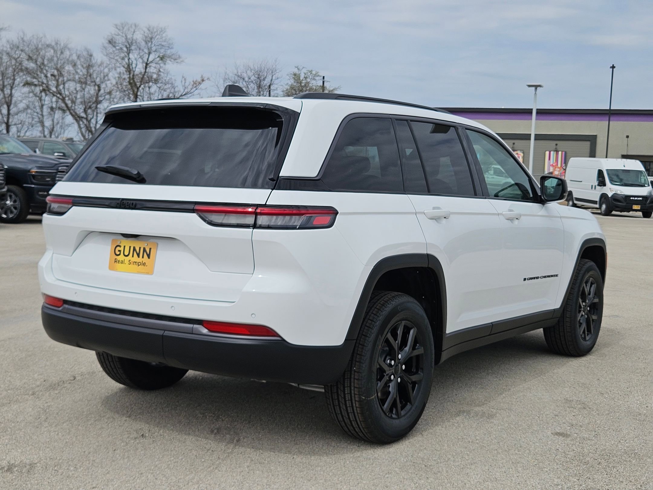 New 2026 Jeep Grand Cherokee Altitude RWD image 3