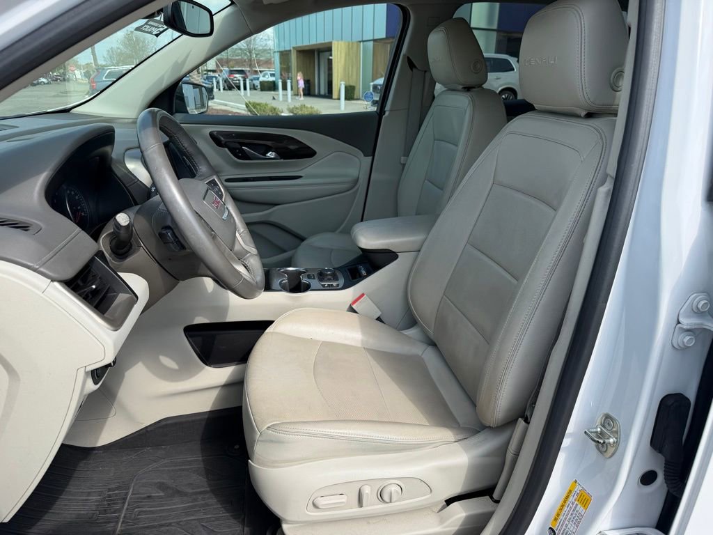 Used 2019 GMC Terrain Denali w/ Advanced Safety Package image 10