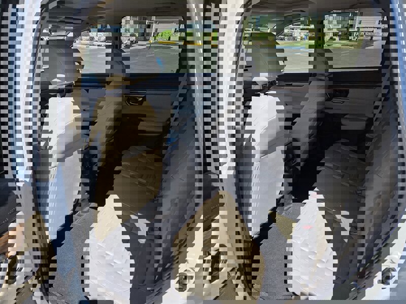 Used 2019 Honda CR-V Touring image 11