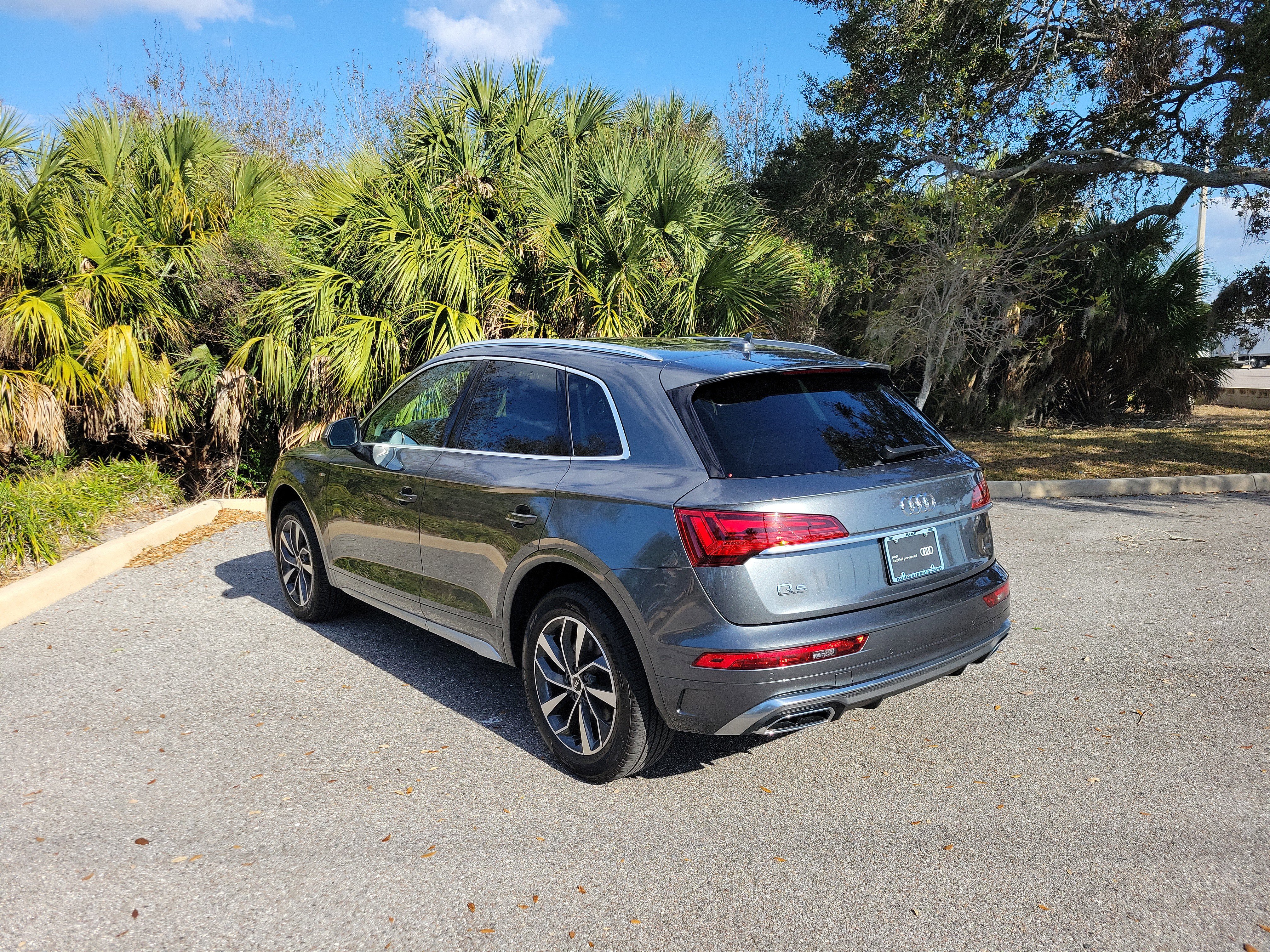 Certified 2025 Audi Q5 2.0T Premium Plus AWD/4WD image 6