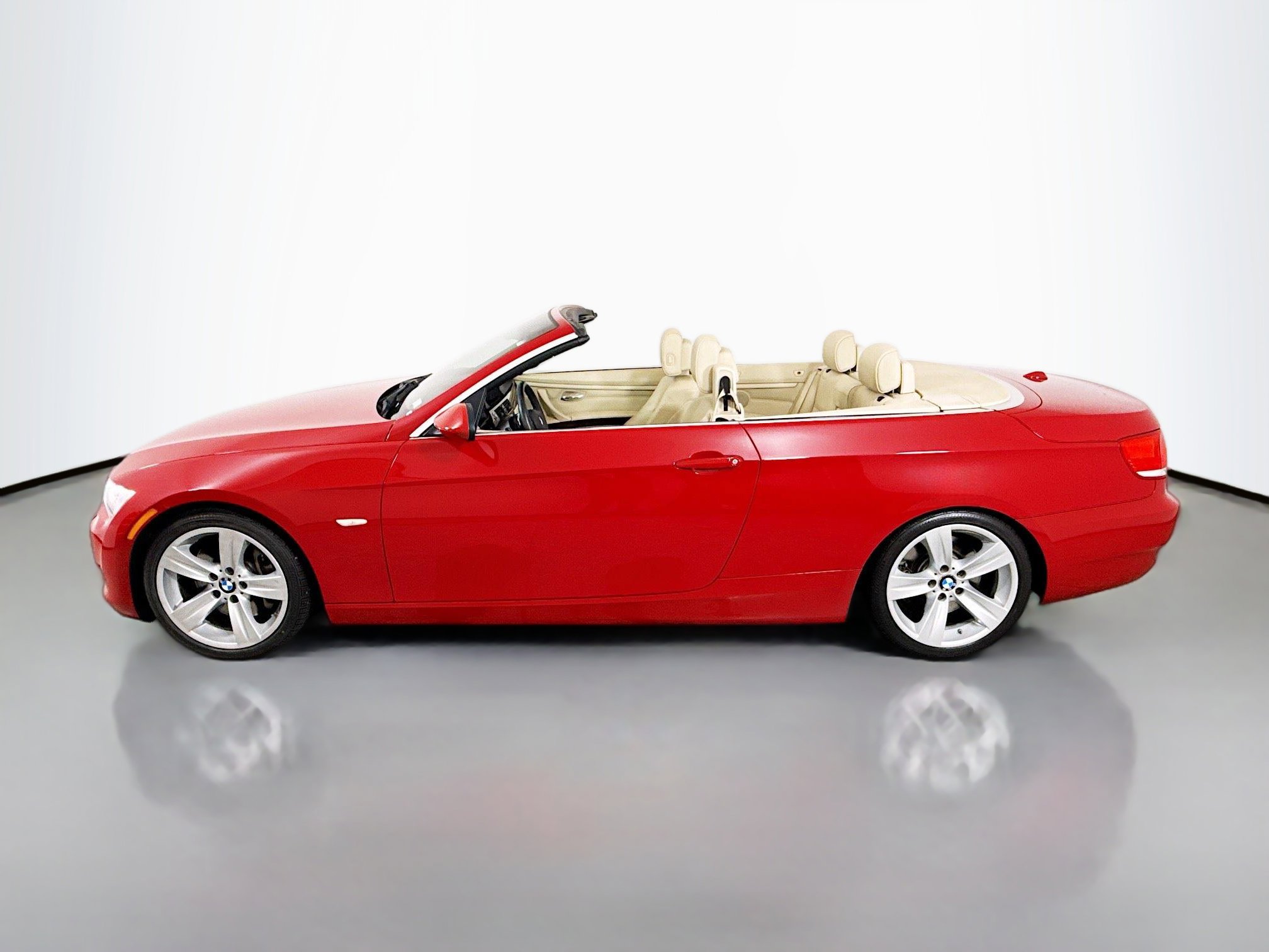 Used 2009 BMW 335i Convertible image 4
