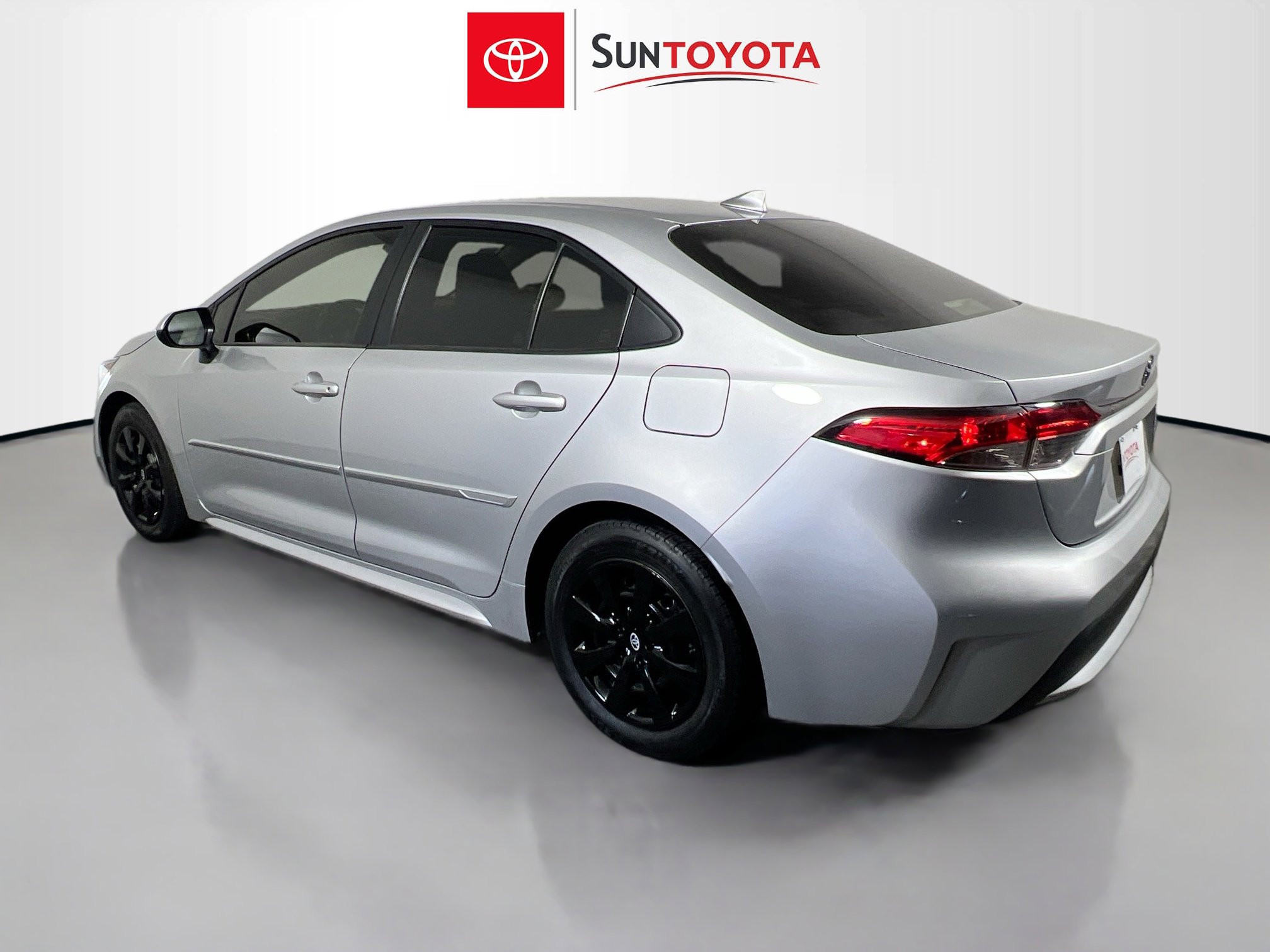 Used 2022 Toyota Corolla LE FWD image 6