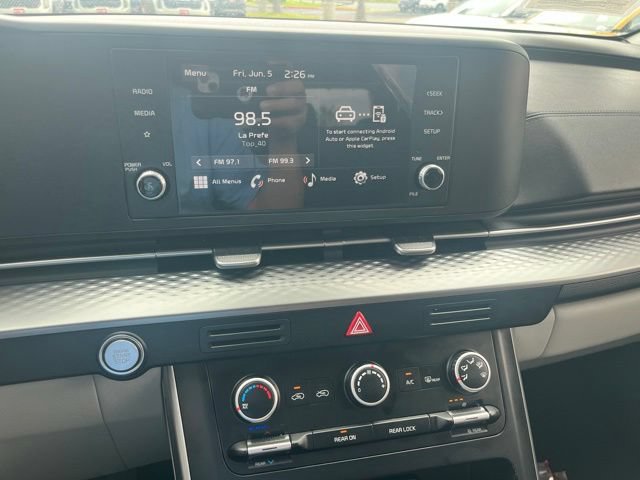 Used 2023 Kia Carnival LX FWD image 14