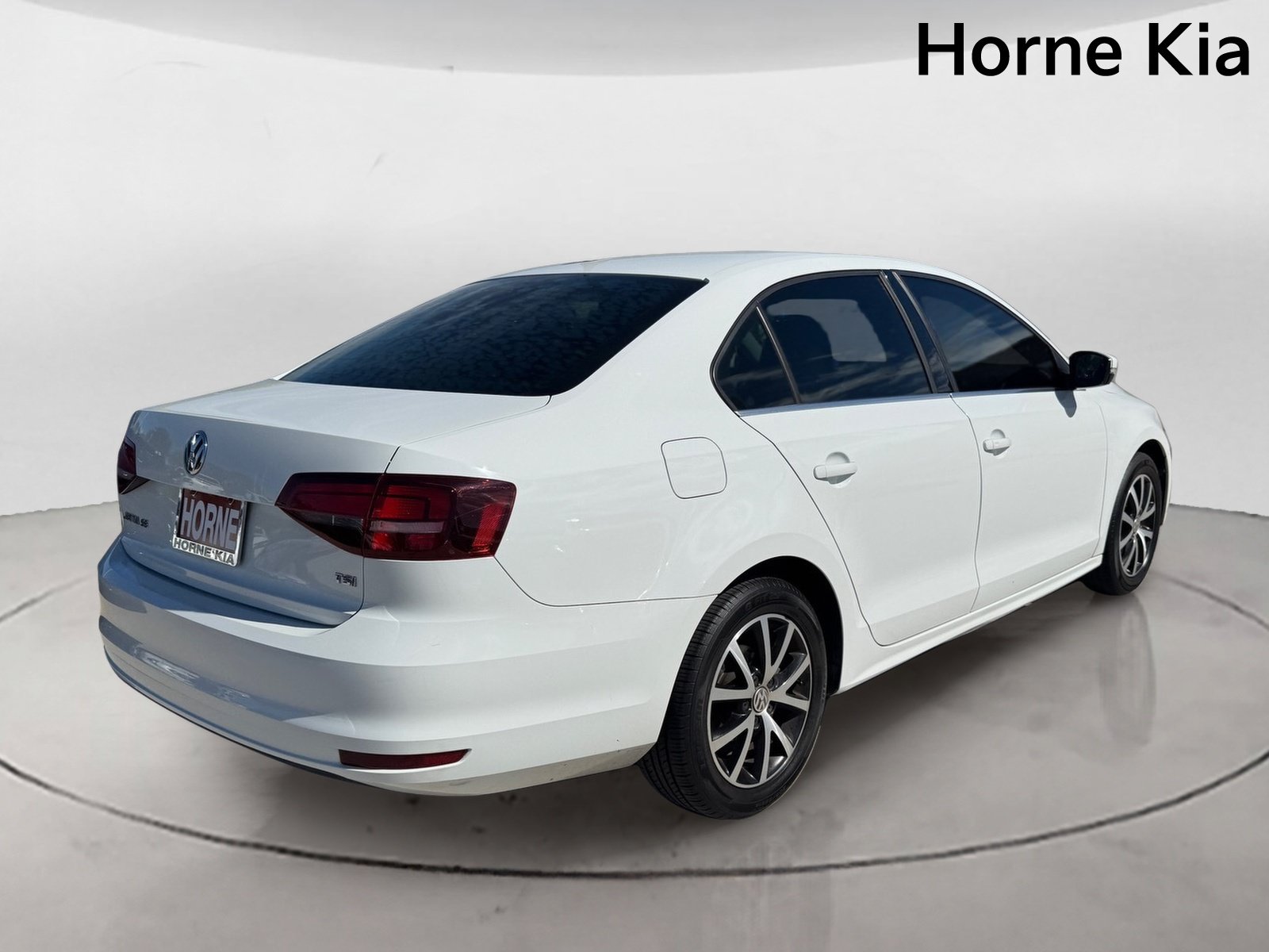 Used 2017 Volkswagen Jetta SE FWD image 4