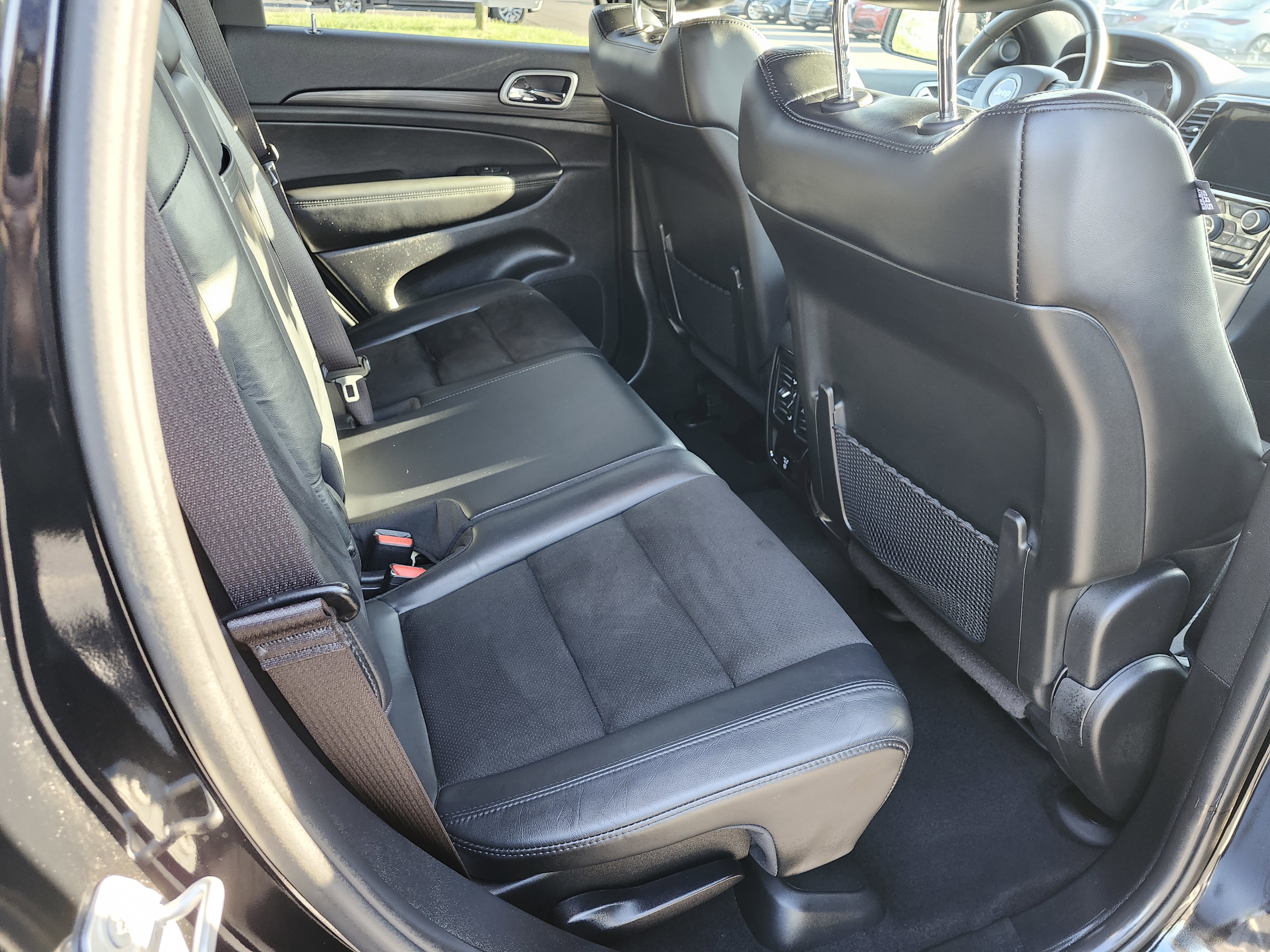 Used 2019 Jeep Grand Cherokee Altitude AWD/4WD image 22