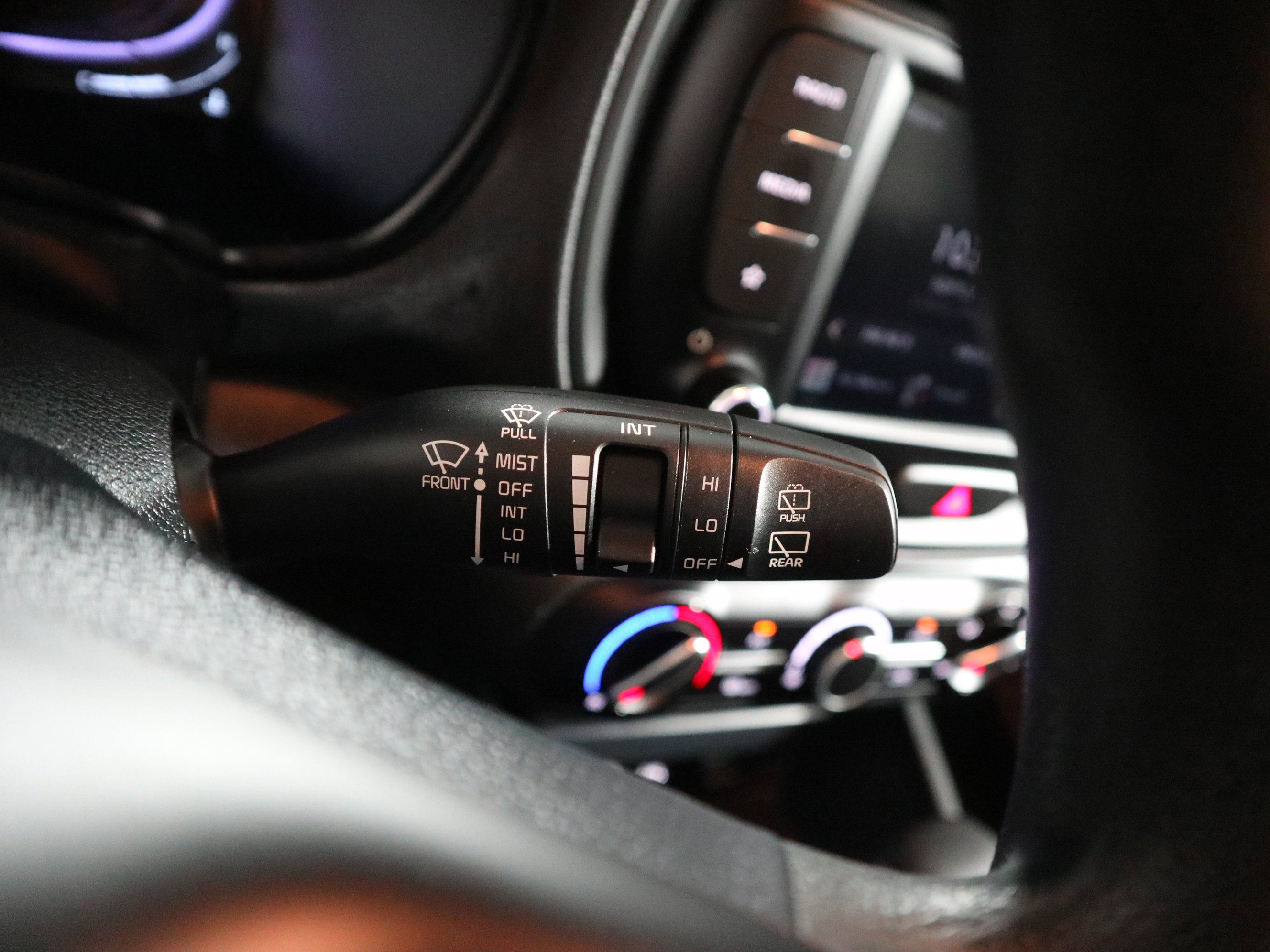 Used 2025 Kia Soul LX w/ LX Technology Package FWD image 25