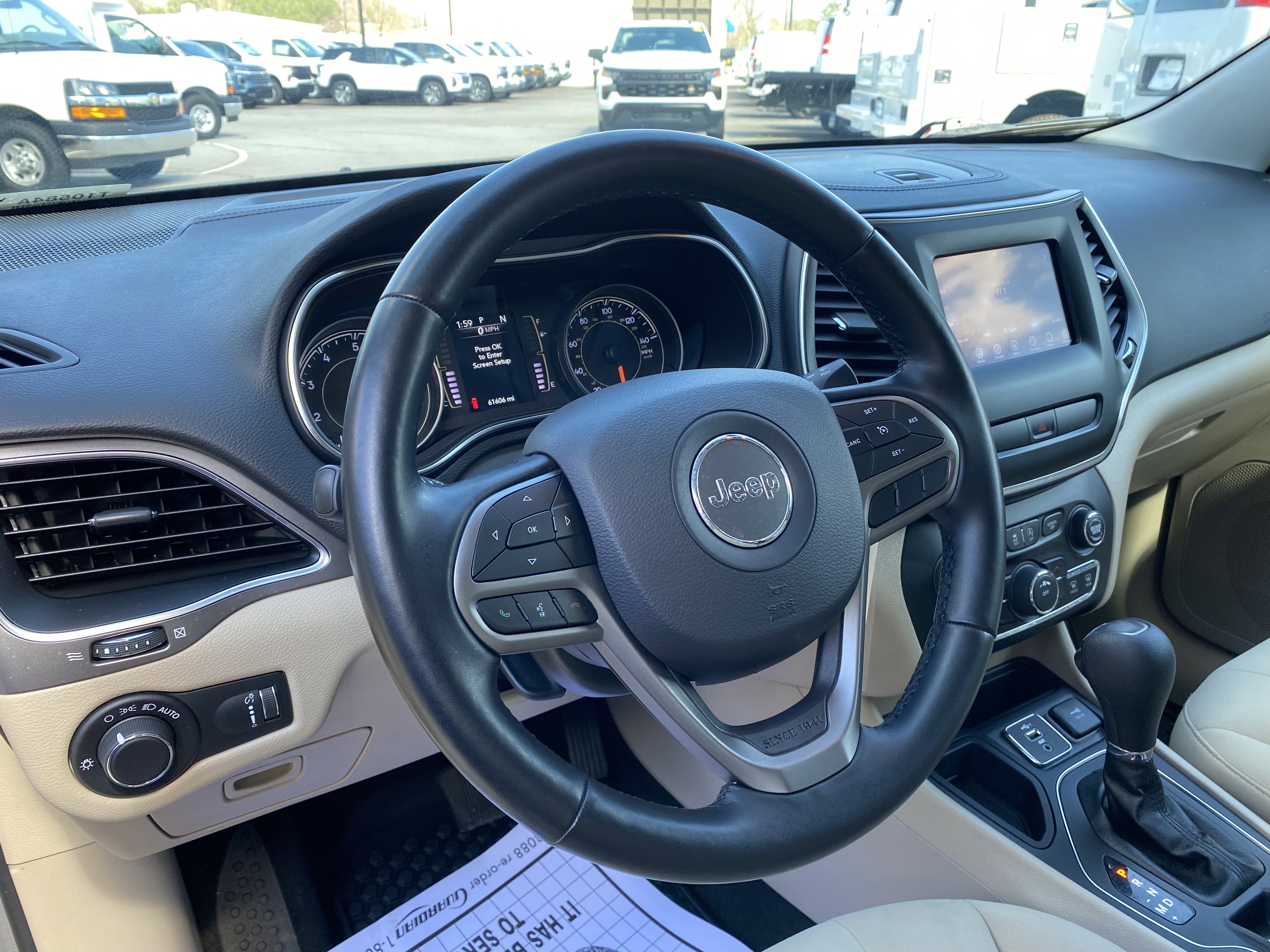 Used 2020 Jeep Cherokee Latitude w/ Cold Weather Group image 17