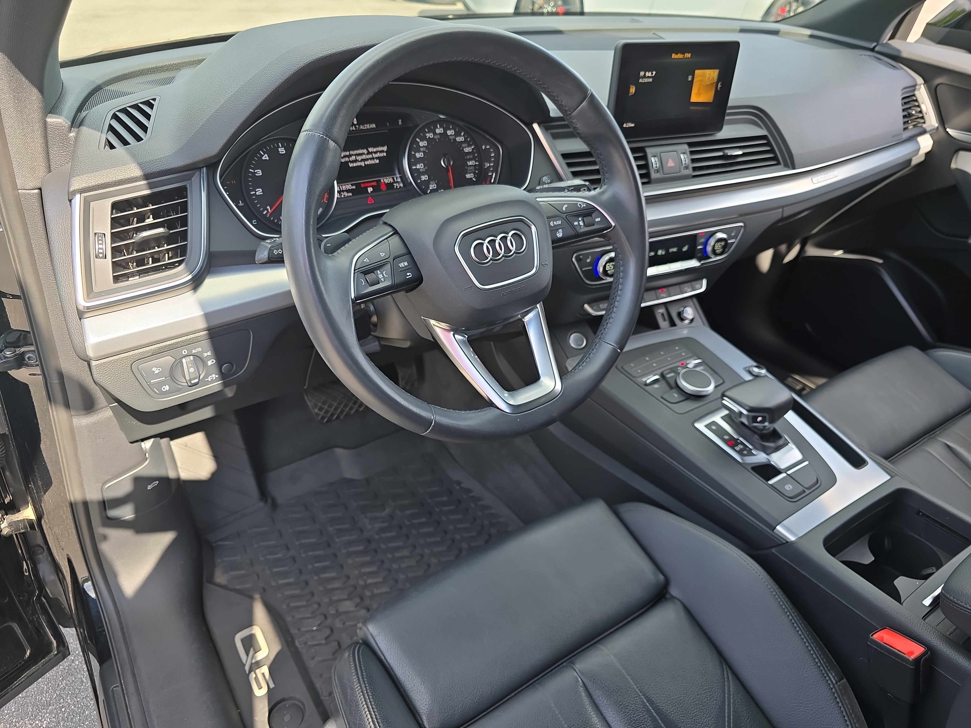 Used 2020 Audi Q5 2.0T Premium w/ Titanium Sport Package AWD/4WD image 16