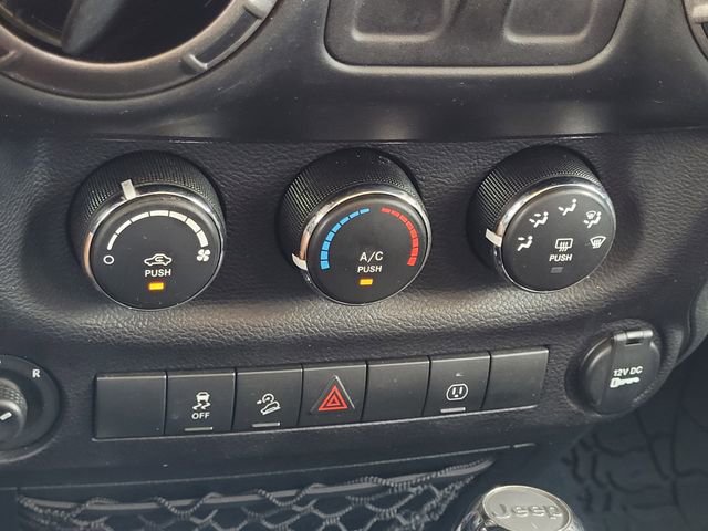 Used 2018 Jeep Wrangler Sport AWD/4WD image 18