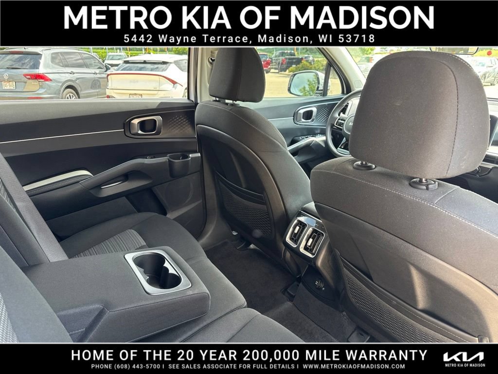 Used 2025 Kia Sorento LX FWD image 38