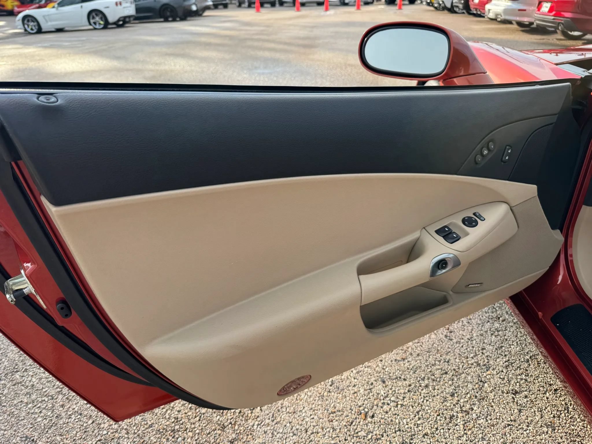 Used 2005 Chevrolet Corvette Coupe w/ Preferred Equipment Group RWD image 17