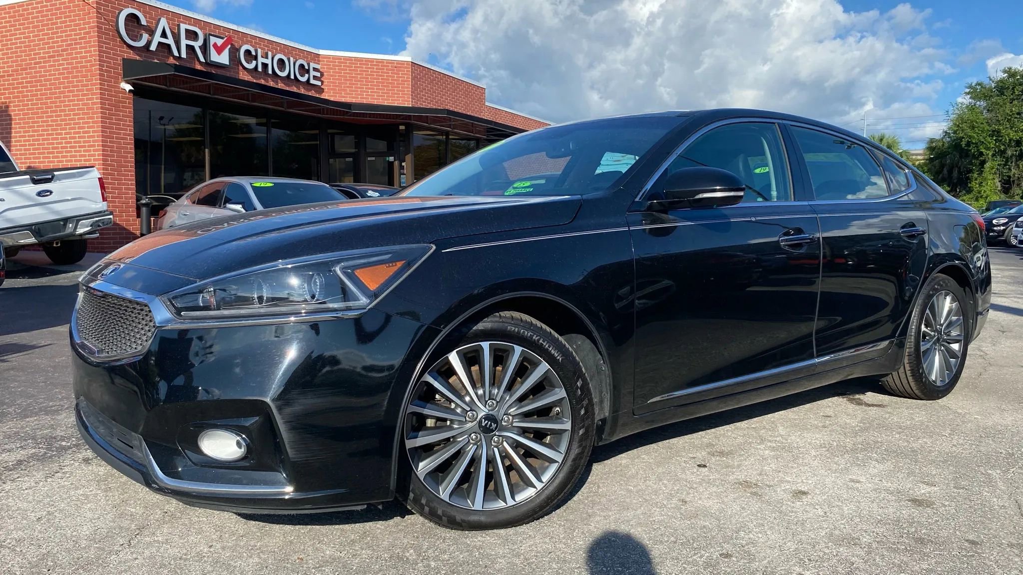 Used 2017 Kia Cadenza Premium w/ Luxury Package