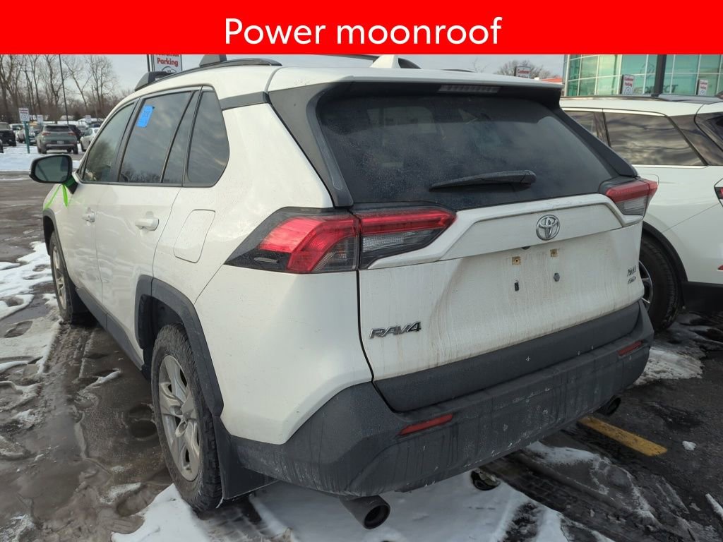 Used 2019 Toyota RAV4 XLE image 4