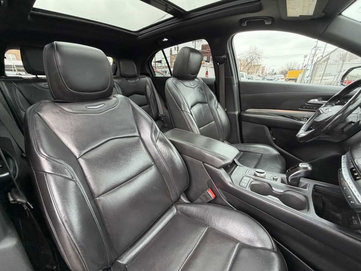 Used 2019 Cadillac XT4 Premium Luxury image 26